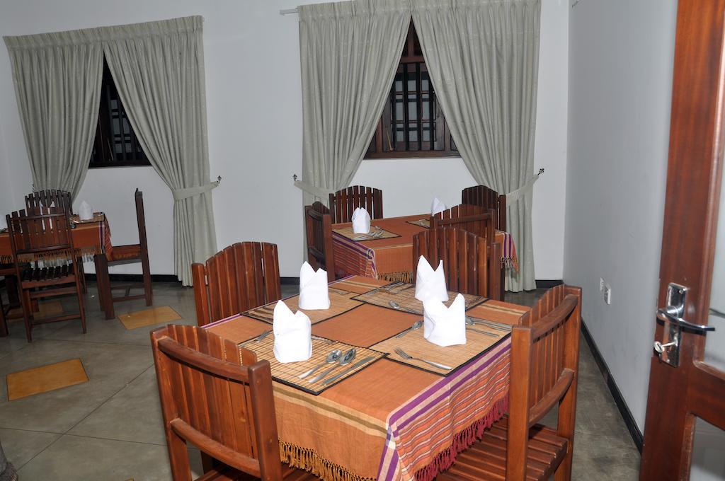 Scandinavia Hotel Hikkaduwa Extérieur photo