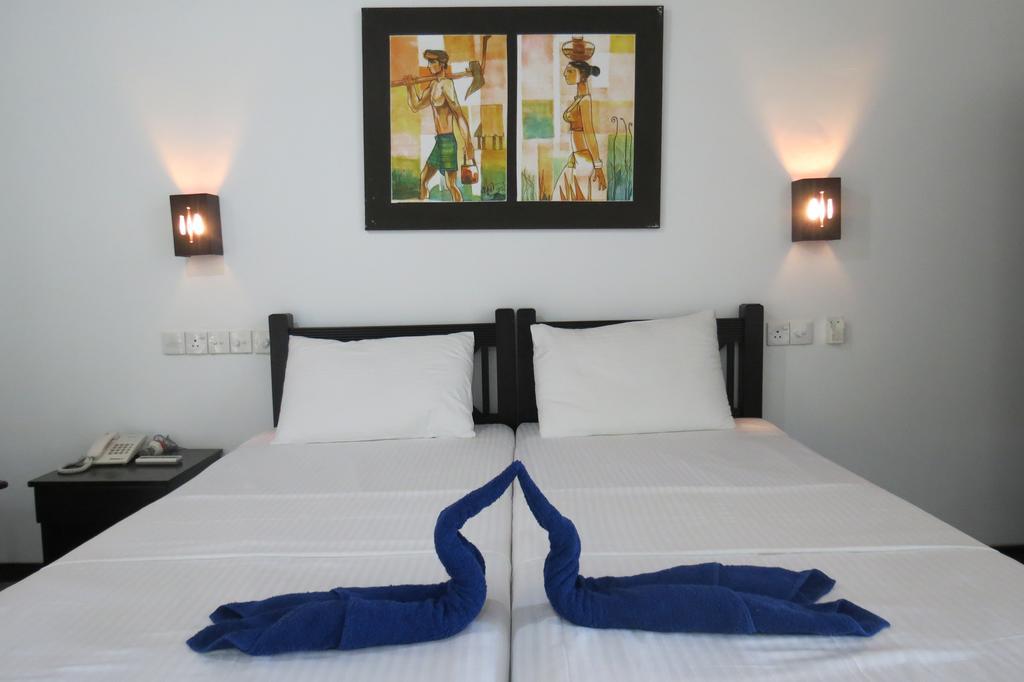 Scandinavia Hotel Hikkaduwa Extérieur photo