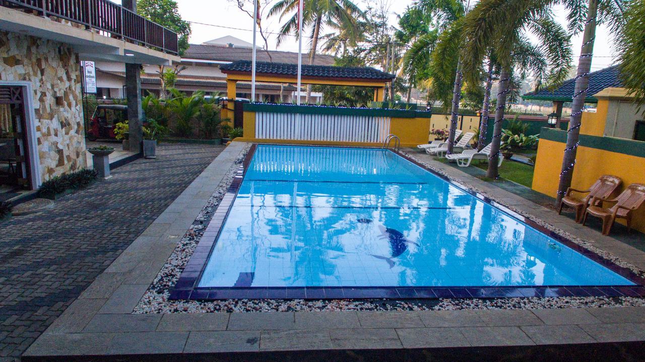 Scandinavia Hotel Hikkaduwa Extérieur photo
