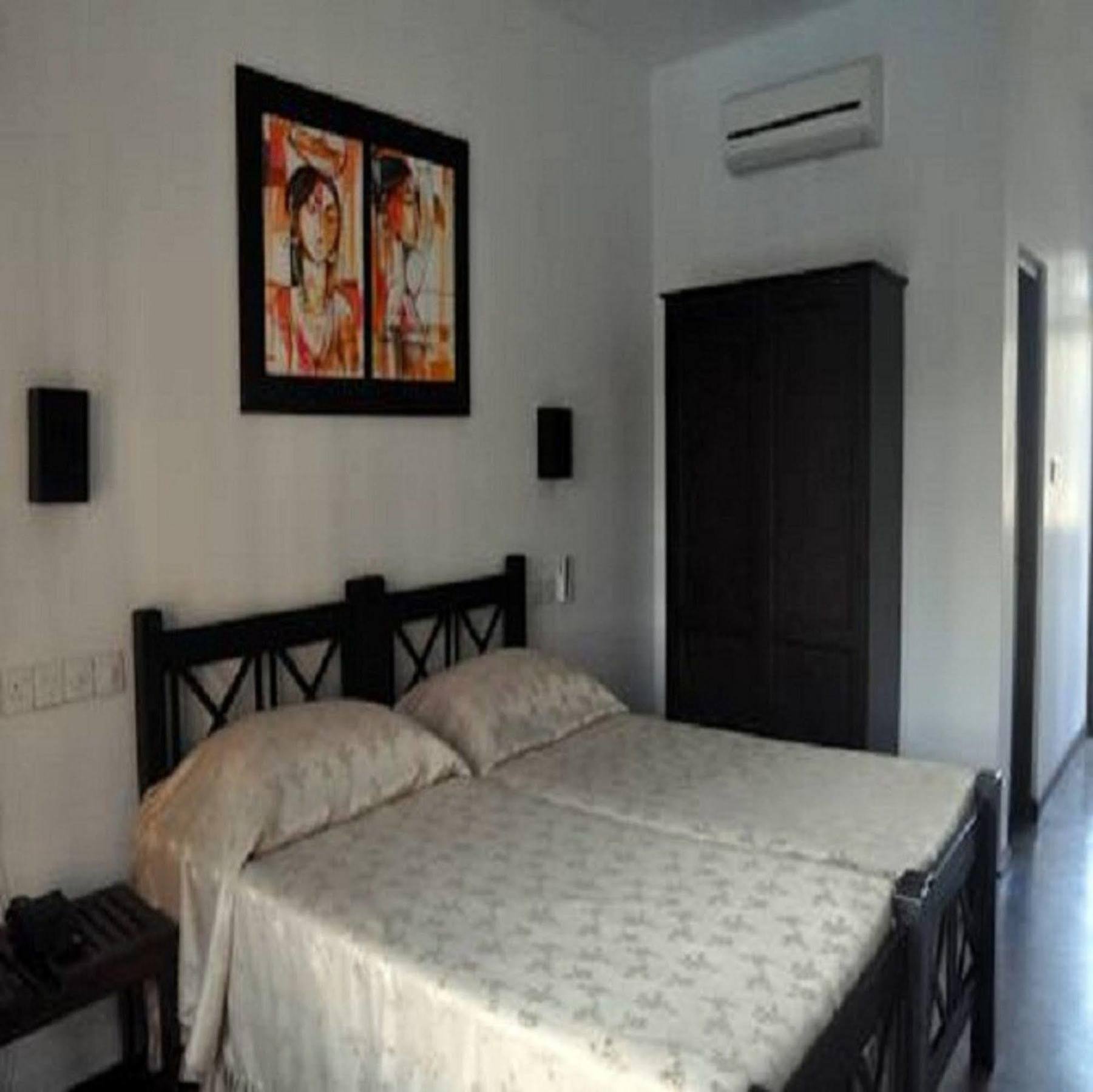 Scandinavia Hotel Hikkaduwa Extérieur photo